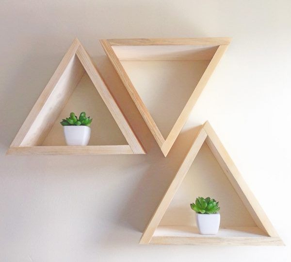 Geometric Triangle Wall Shelf Set – Natural Pine Wood (Set of 3)